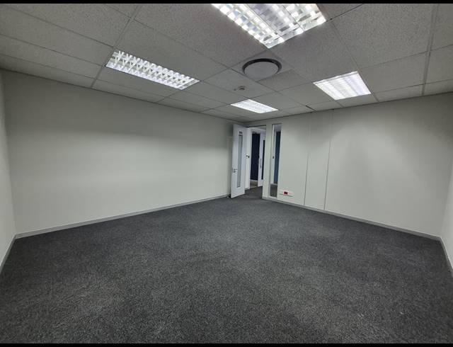 40M² OFFICE TO LET IN SANDTON CENTRAL